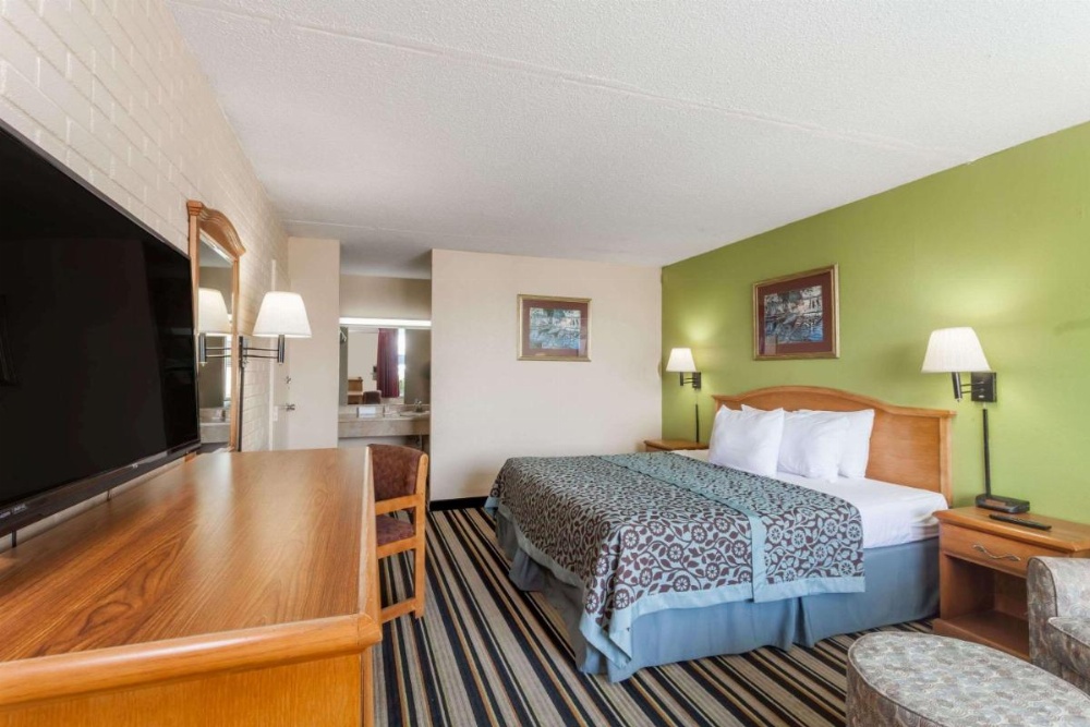 Days Inn by Wyndham Jackson Image 21