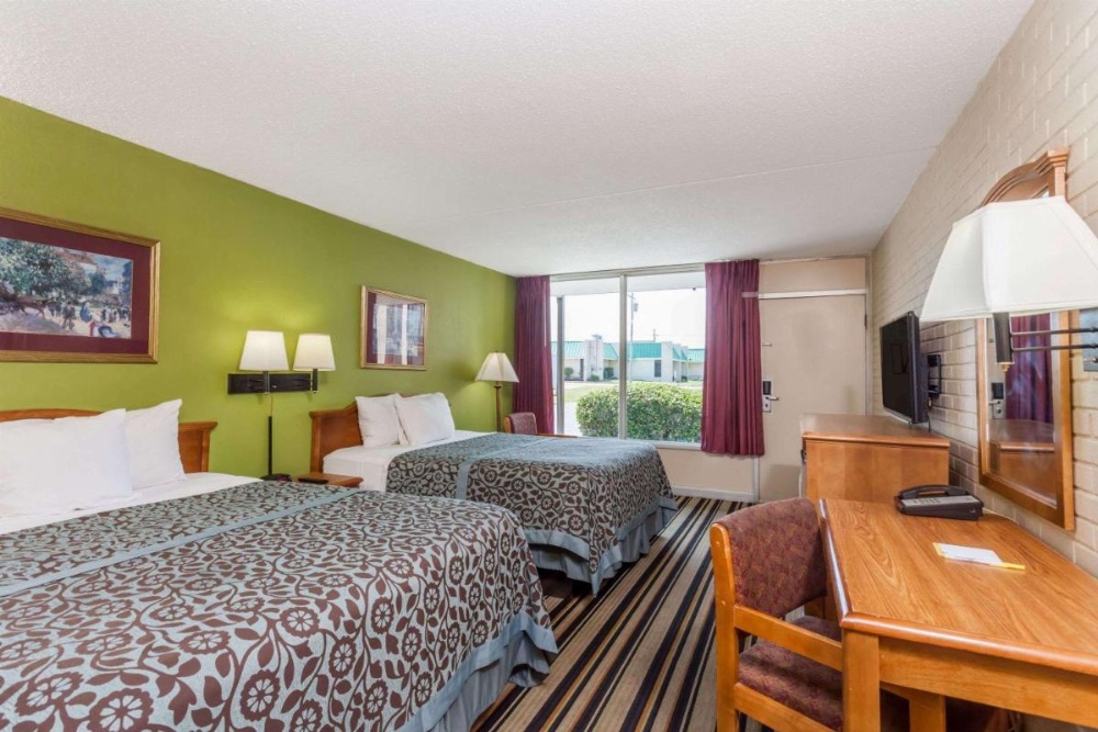 Days Inn by Wyndham Jackson Image 24